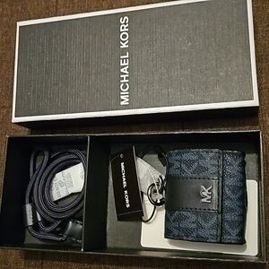 NWT- Michael kors Ipod case w/box- Unisex(🎁free surprise gift)
